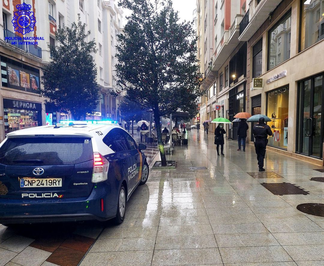 Coche de policia en Santander. Coche de policia en Santander.