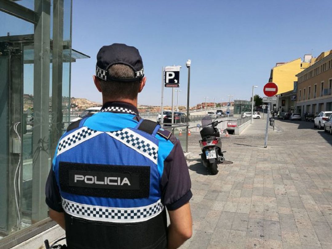 Agente de Policía Local en imágen de archivo Agente de Policía Local en imágen de archivo