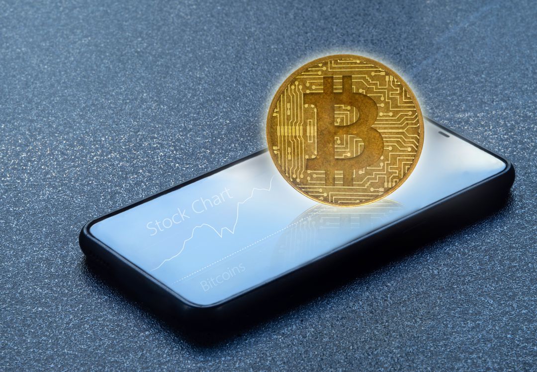 Con los datos conseguidos por phising la red adquiría tarjetas canjeables en Bitcoins así como teléfonos móviles de alta gama por valor de 10.000 euros. Con los datos conseguidos por phising la red adquiría tarjetas canjeables en Bitcoins así como teléfonos móviles de alta gama por valor de 10.000 euros.