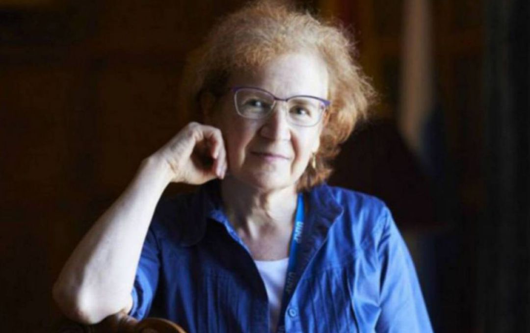 "El virus en verano se transmite igual de bien": Margarita del Val advierte sobre el riesgo de relajar medidas. "El virus en verano se transmite igual de bien": Margarita del Val advierte sobre el riesgo de relajar medidas.
