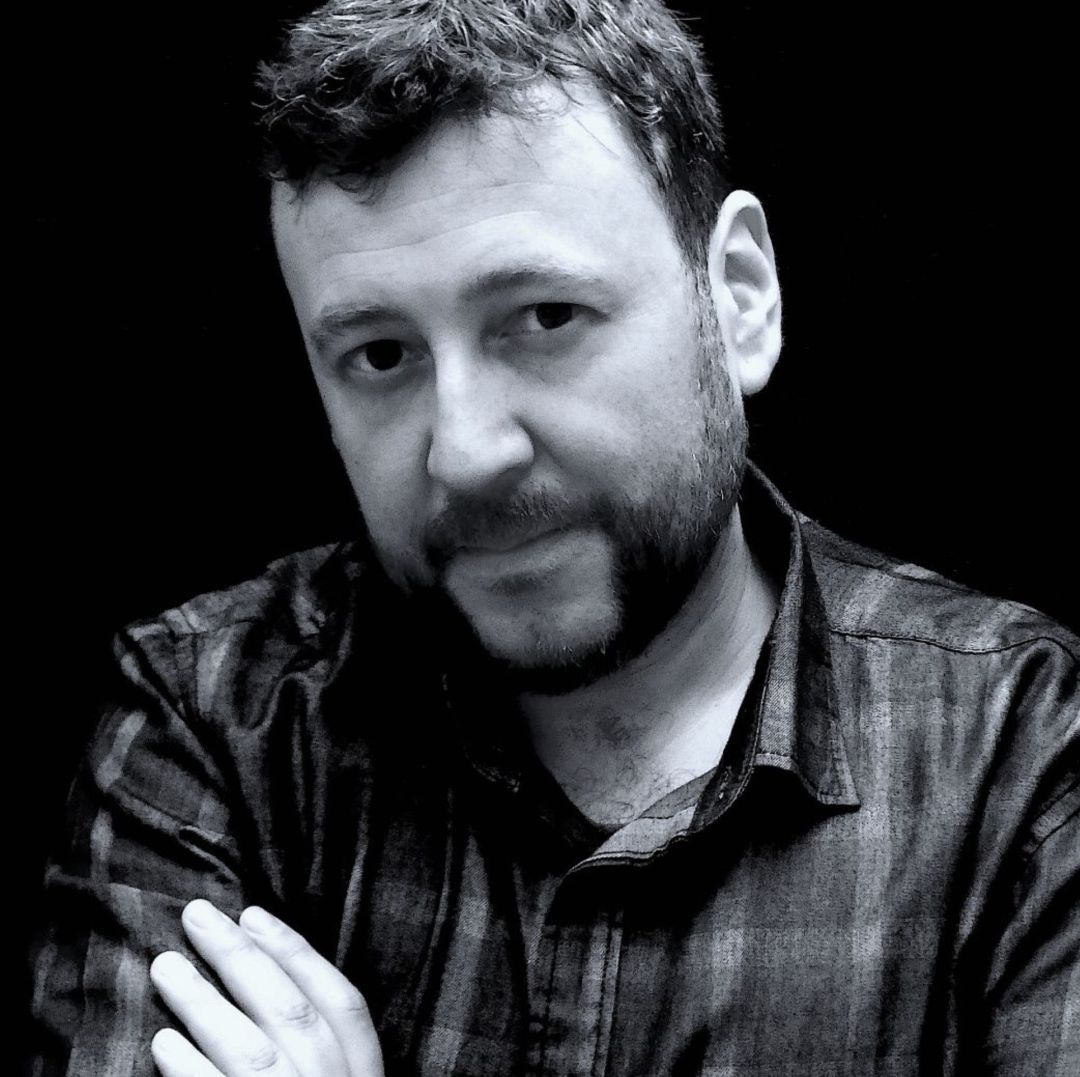 Mario Cuenca Sandoval es autor de 'LUX'. Mario Cuenca Sandoval es autor de 'LUX'.