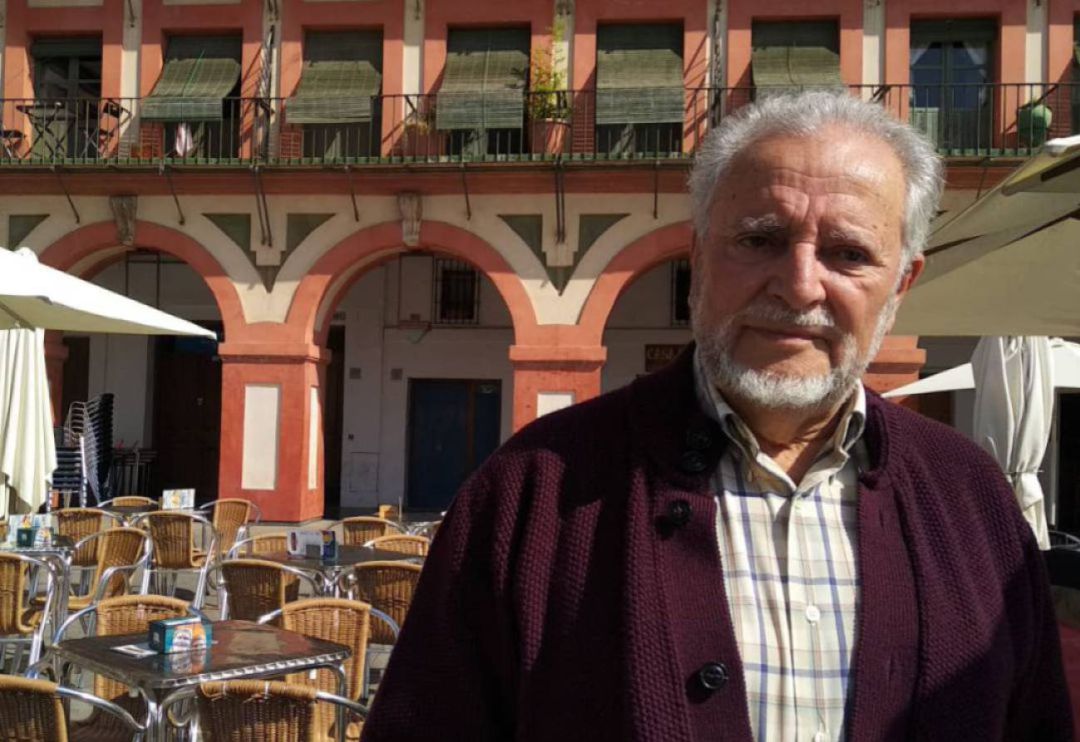Julio Anguita, en la Corredera. Julio Anguita, en la Corredera.