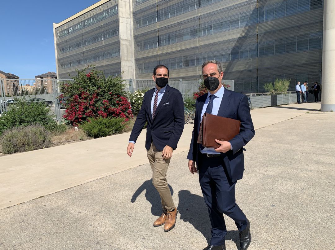 Daniel Moreno y Antonio Rubio tras la declaración de Mauricio García de la Vega Daniel Moreno y Antonio Rubio tras la declaración de Mauricio García de la Vega