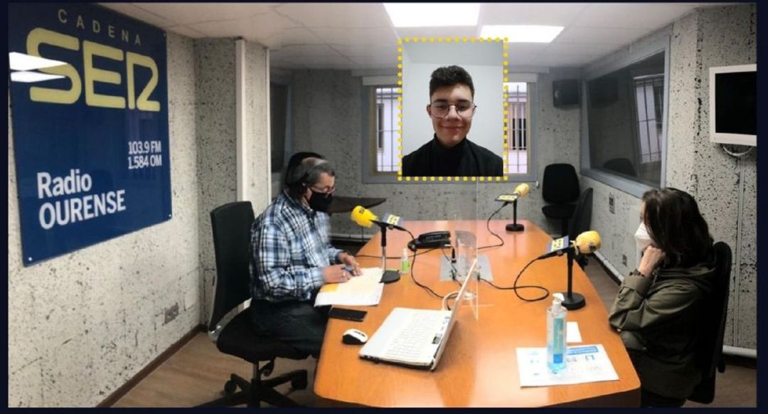 Pepe González y Mercedes Hernández en el estudio Ramón Puga. En el marco, Xavier Reverter. Pepe González y Mercedes Hernández en el estudio Ramón Puga. En el marco, Xavier Reverter.