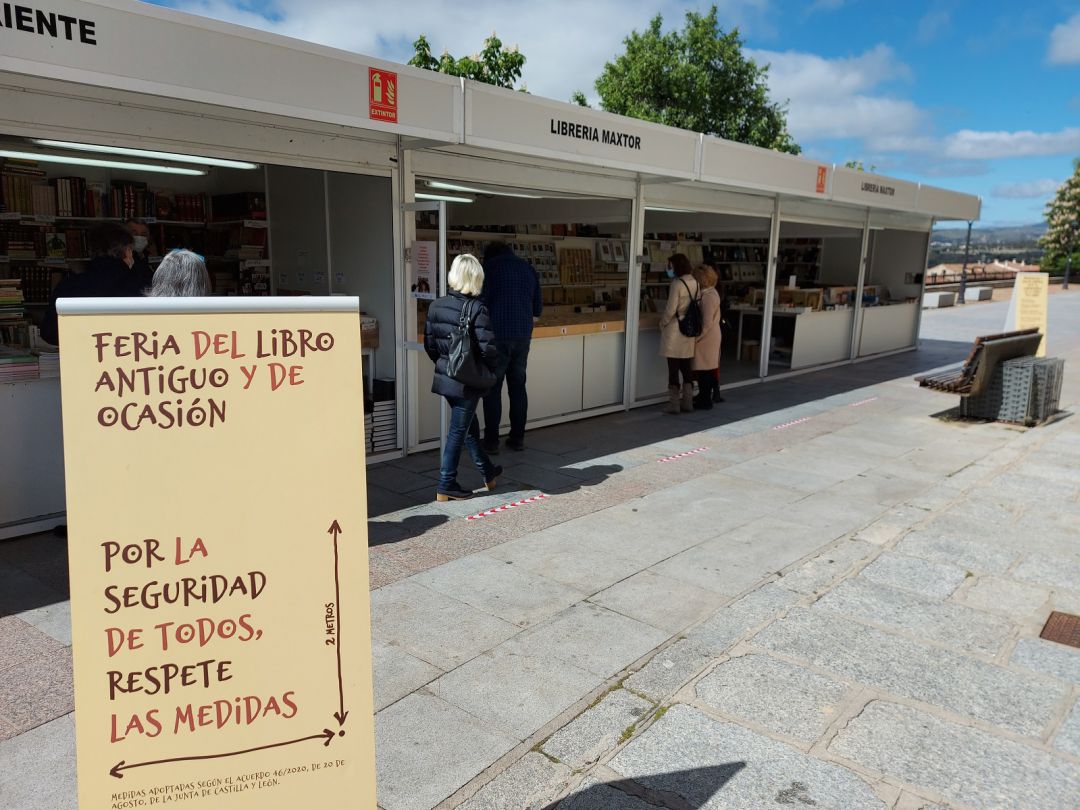 La Feria del Libro Antiguo y de Ocasión se celebra en el Paseo del Rastro La Feria del Libro Antiguo y de Ocasión se celebra en el Paseo del Rastro