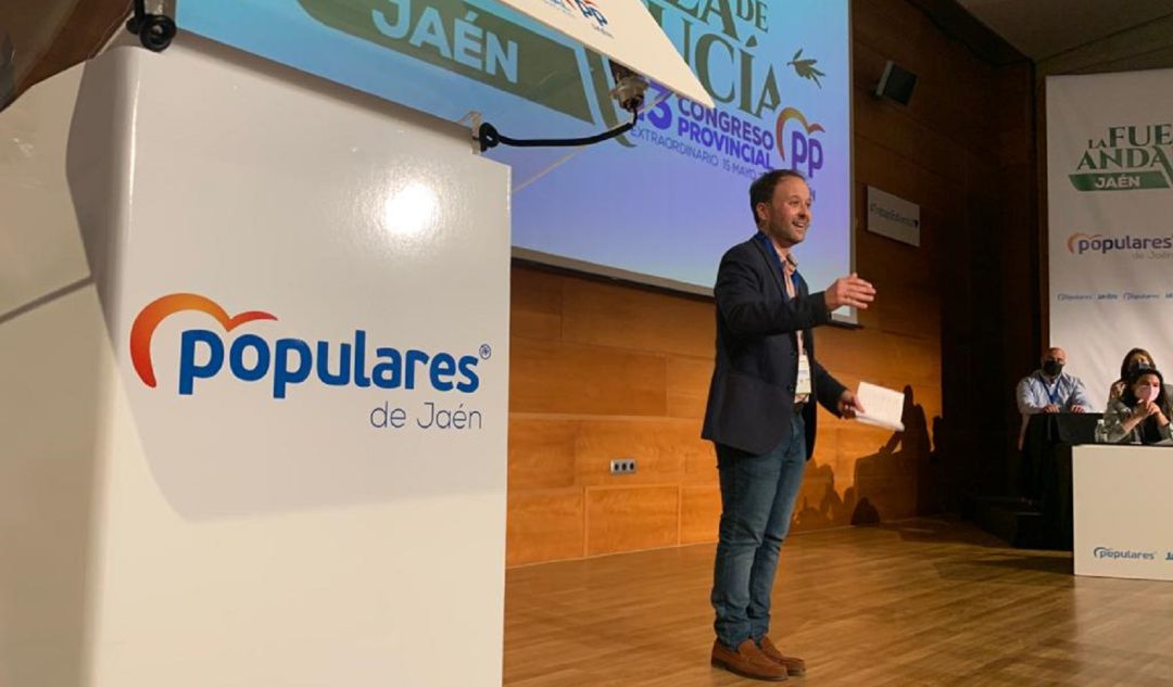 Erik Domínguez ya es el presidente provincial del PP en la provincia de Jaén en sustitución de Juan Diego Requena Erik Domínguez ya es el presidente provincial del PP en la provincia de Jaén en sustitución de Juan Diego Requena