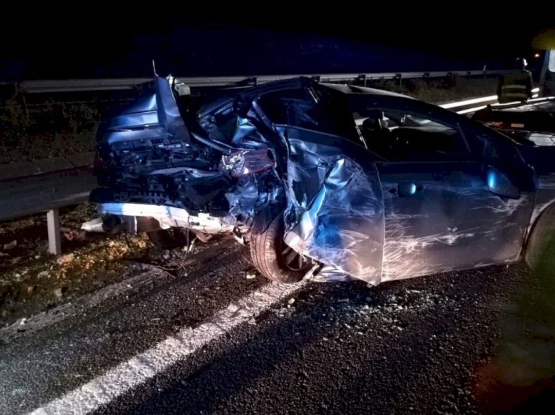 Uno de los vehículos siniestrados en el accidente Uno de los vehículos siniestrados en el accidente