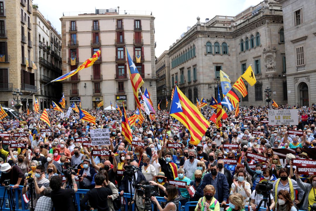 La concentración de la Plaza Sant Jaume, convocada por la ANC La concentración de la Plaza Sant Jaume, convocada por la ANC