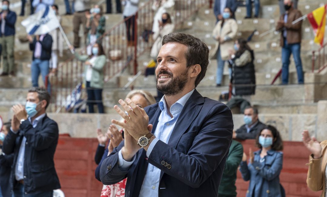 El líder del PP, Pablo Casado, en una corrida de toros. El líder del PP, Pablo Casado, en una corrida de toros.