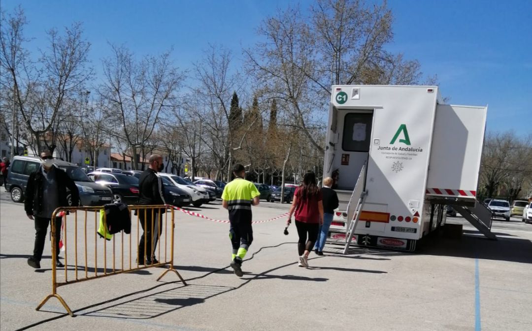 Las unidades móviles sirven para poder desplazar al equipo responsable de Cribados poblaciones hasta todos y cada uno de los rincones de la provincia dónde se requiera Las unidades móviles sirven para poder desplazar al equipo responsable de Cribados poblaciones hasta todos y cada uno de los rincones de la provincia dónde se requiera