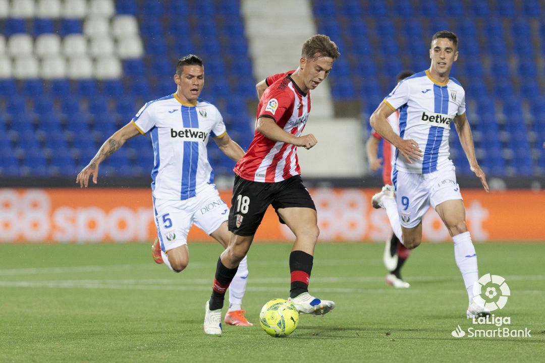Paulino conduce en Butarque. Paulino conduce en Butarque.