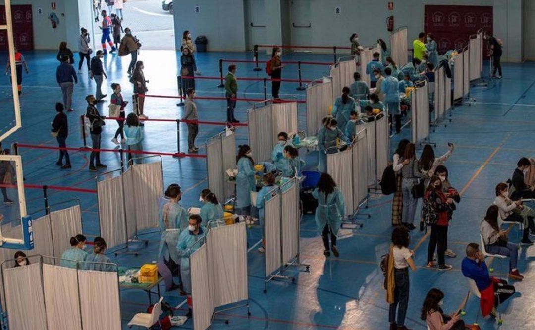 Punto de vacunación masiva contra el covid en España Punto de vacunación masiva contra el covid en España
