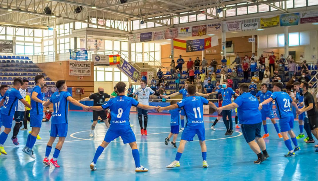 Imagen de la celebración del campeonato liguero del juvenil del Viña Albali Valdepeñas Imagen de la celebración del campeonato liguero del juvenil del Viña Albali Valdepeñas