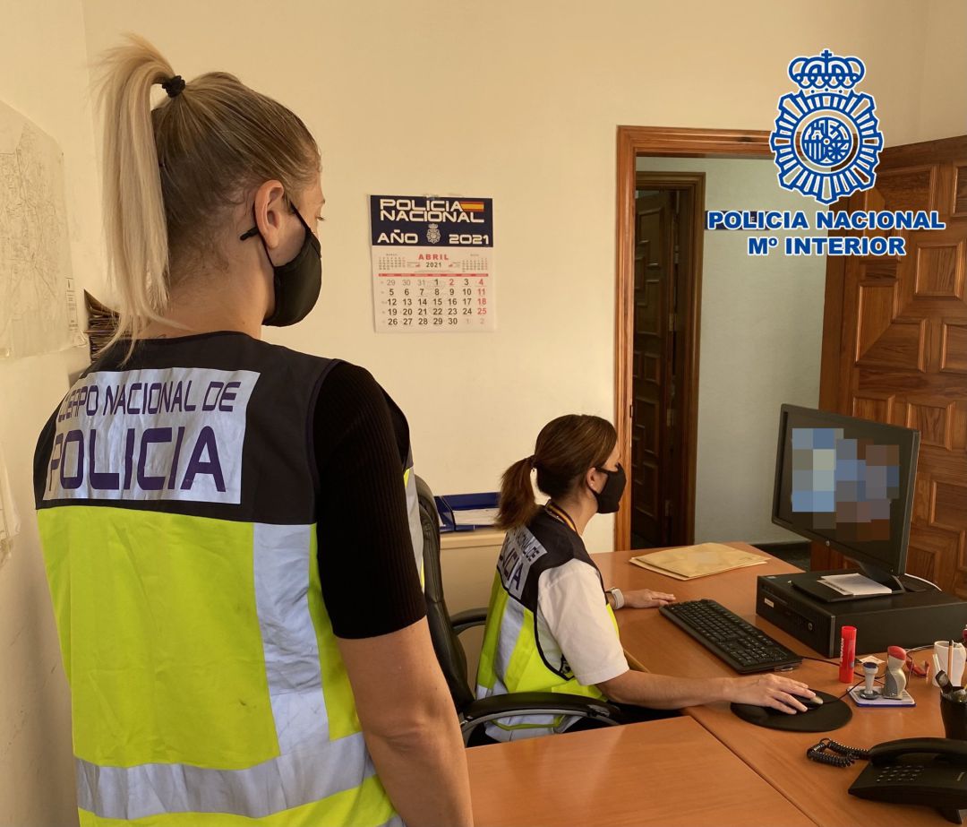 Agentes de la Policía Nacional
Agentes de la Policía Nacional