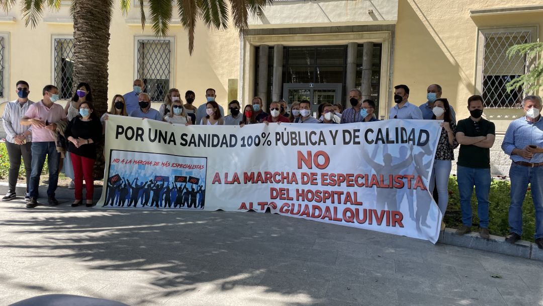 Los alcaldes de los hospitales de la Agencia Sanitaria piden una solución ante la marcha de especialistas Los alcaldes de los hospitales de la Agencia Sanitaria piden una solución ante la marcha de especialistas