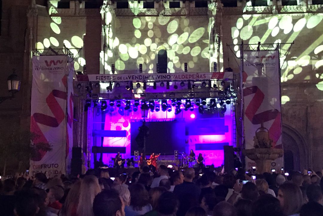 Imagen de archivo de las Fiestas del Vino 2019 de Valdepeñas (Ciudad Real) Imagen de archivo de las Fiestas del Vino 2019 de Valdepeñas (Ciudad Real)