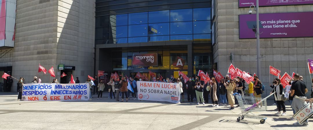 Concentración de trabajadores de H&M en A Coruña Concentración de trabajadores de H&M en A Coruña