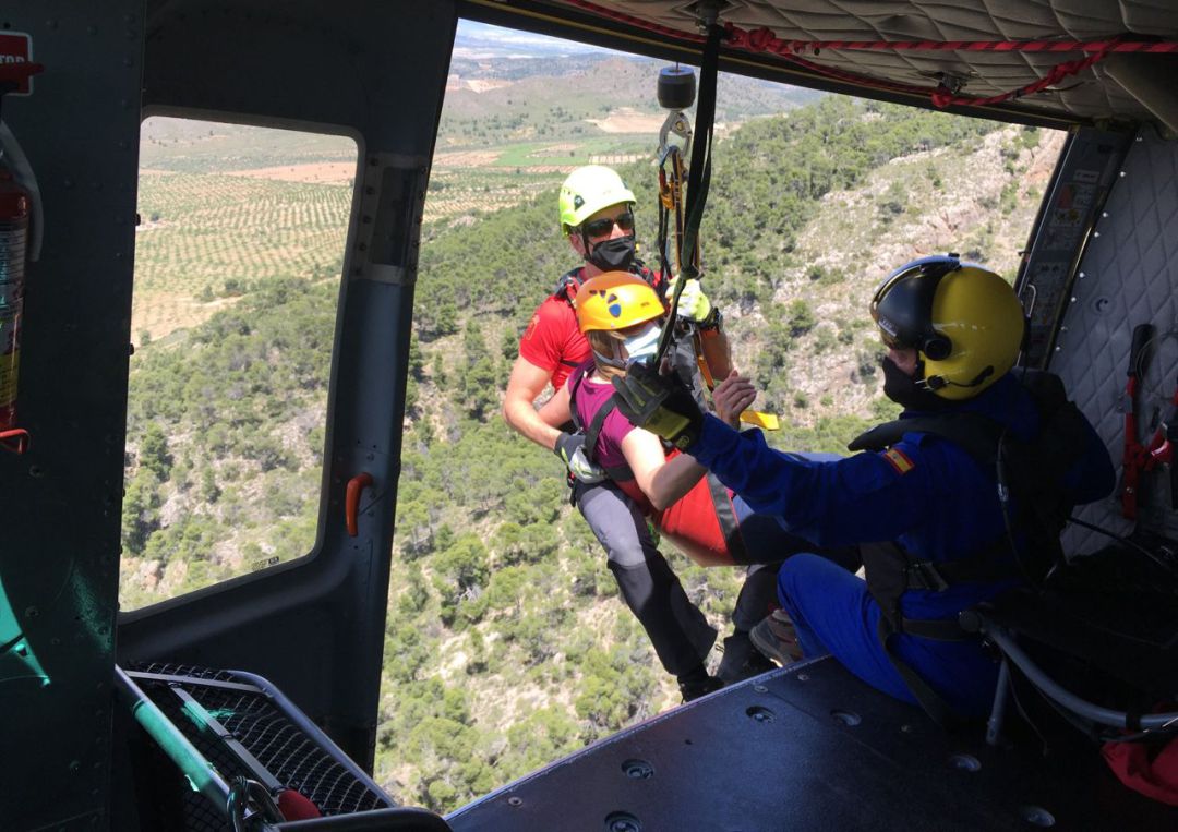 Rescate de una senderista accidentada en la sierra de las Salinas, Yecla, 15 de mayo de 2021 Rescate de una senderista accidentada en la sierra de las Salinas, Yecla, 15 de mayo de 2021