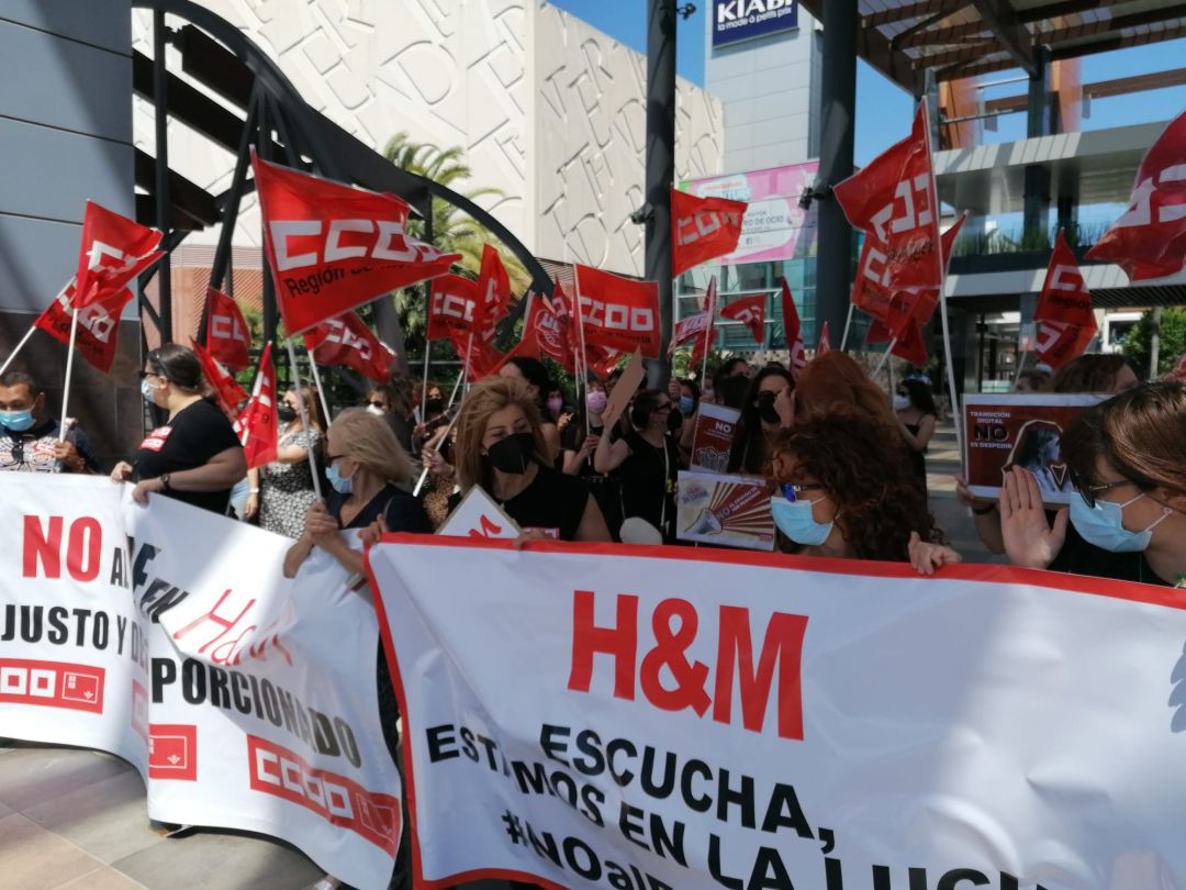 Jornada de huelga en H&M contra el ERE planteado por la empresa Jornada de huelga en H&M contra el ERE planteado por la empresa