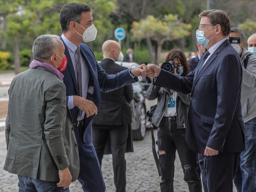 Sánchez anuncia un plan de choque contra el desempleo juvenil Sánchez anuncia un plan de choque contra el desempleo juvenil