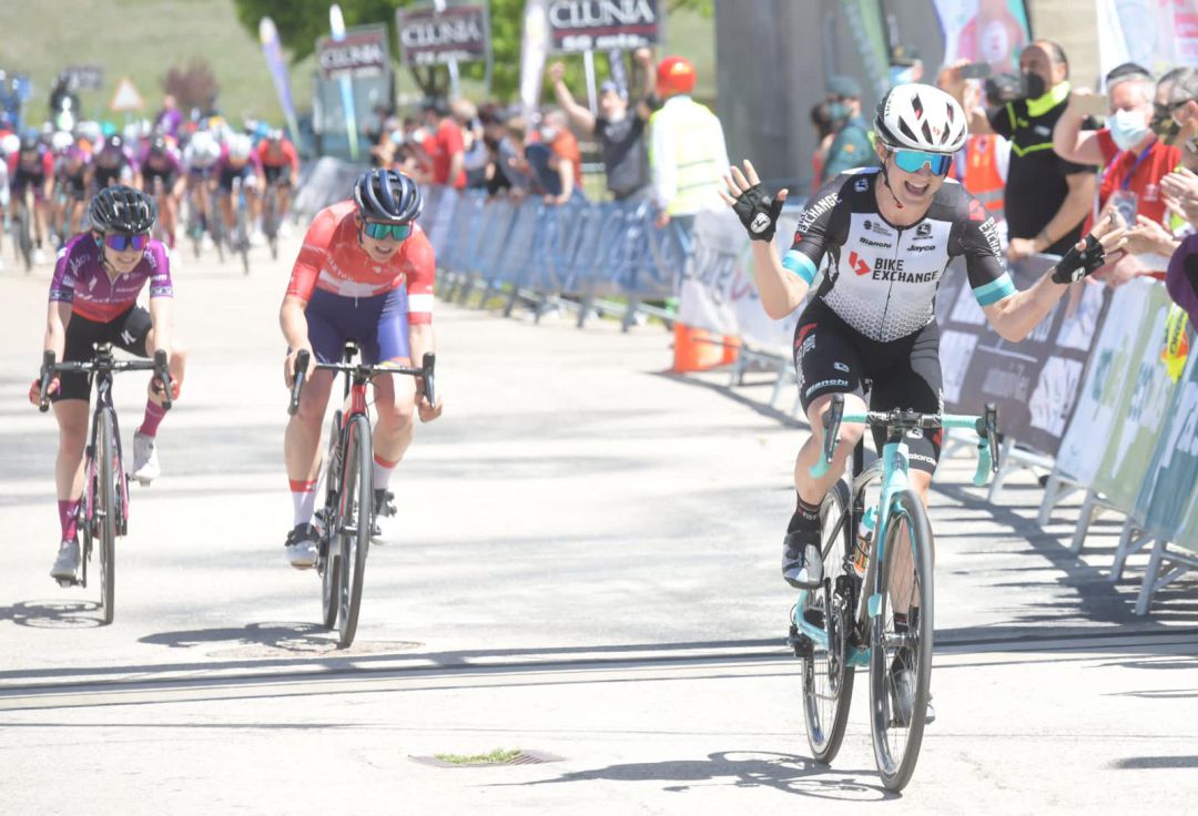 Grace Brown gana la primera etapa de la Vuelta a Burgos Grace Brown gana la primera etapa de la Vuelta a Burgos