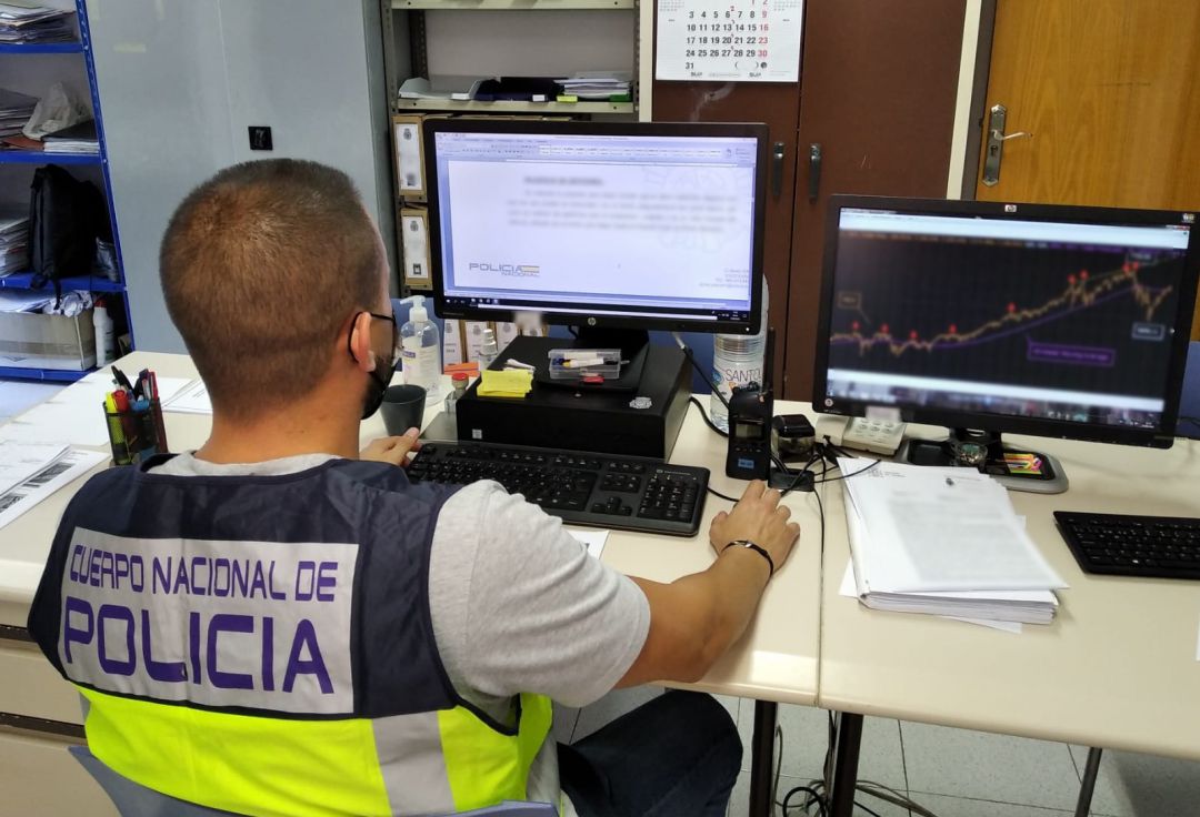 Policia Policia