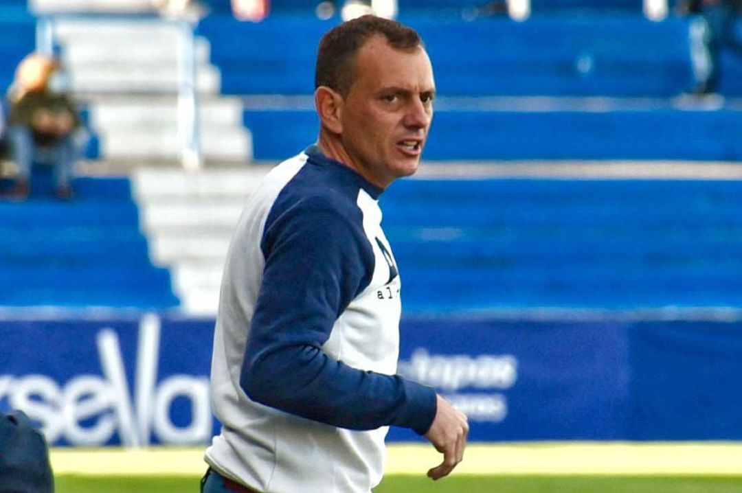 Alberto González, entrenador del Linares Deportivo. Alberto González, entrenador del Linares Deportivo.