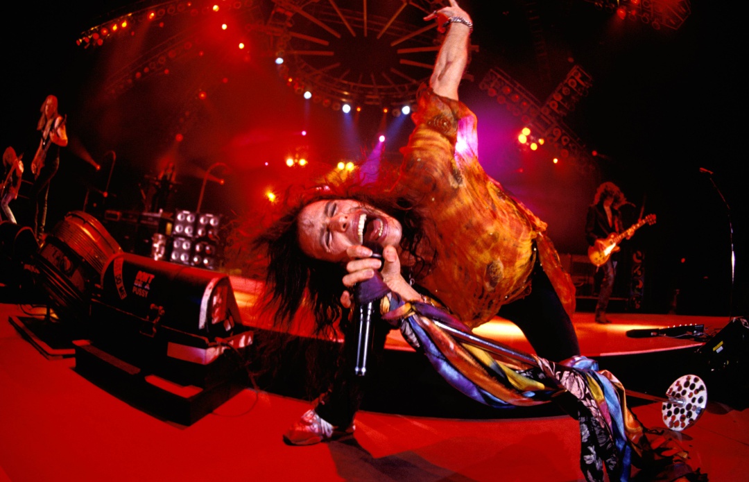 Aerosmith durante un concierto en Wembley en 1993 Aerosmith durante un concierto en Wembley en 1993