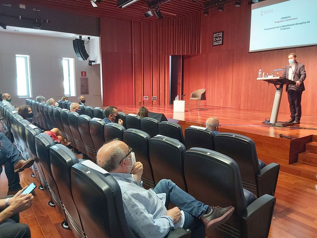 El alcade, Toni Francés, en la presentación de la jornada 'Transformer, financiación de la digitalización disruptiva de la empresa' El alcade, Toni Francés, en la presentación de la jornada 'Transformer, financiación de la digitalización disruptiva de la empresa'