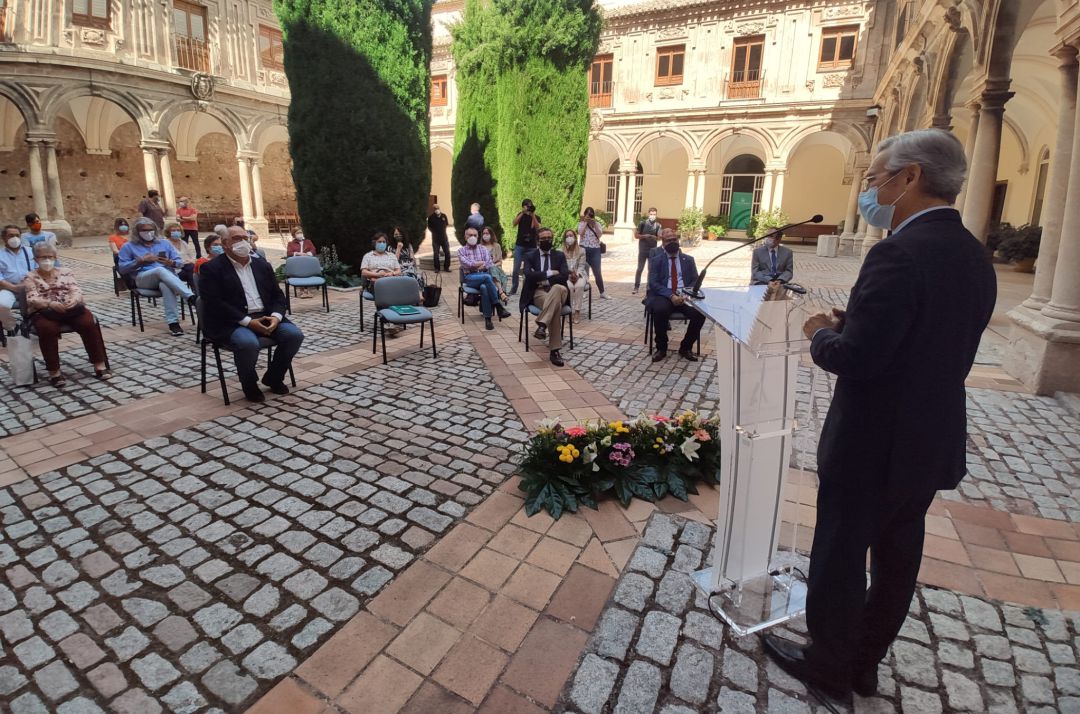 El magnífico patio del Archivo Histórico de Jaén ha servido para la presentación de esta agenda de actividades culturales y se utilizará, asimismo, para algunas de ellas El magnífico patio del Archivo Histórico de Jaén ha servido para la presentación de esta agenda de actividades culturales y se utilizará, asimismo, para algunas de ellas