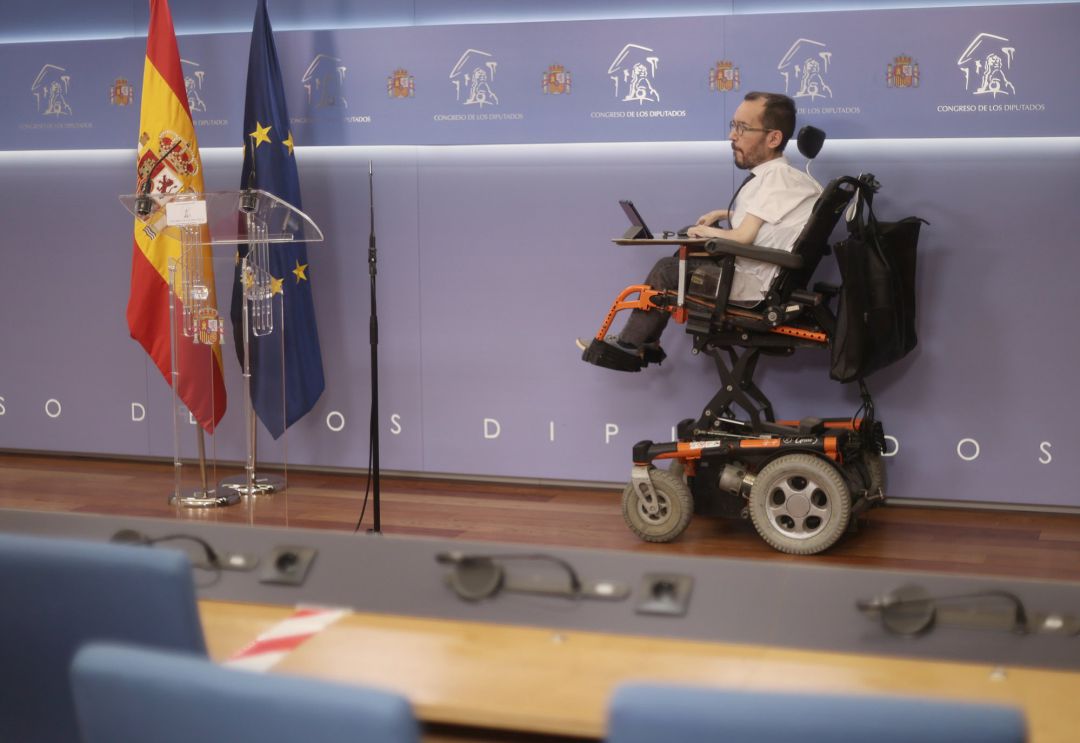 El portavoz de Unidas Podemos en el Congreso, Pablo Echenique interviene en una rueda de prensa anterior a una Junta de Portavoces, a 18 de mayo de 2021, en el Congreso de los Diputados El portavoz de Unidas Podemos en el Congreso, Pablo Echenique interviene en una rueda de prensa anterior a una Junta de Portavoces, a 18 de mayo de 2021, en el Congreso de los Diputados