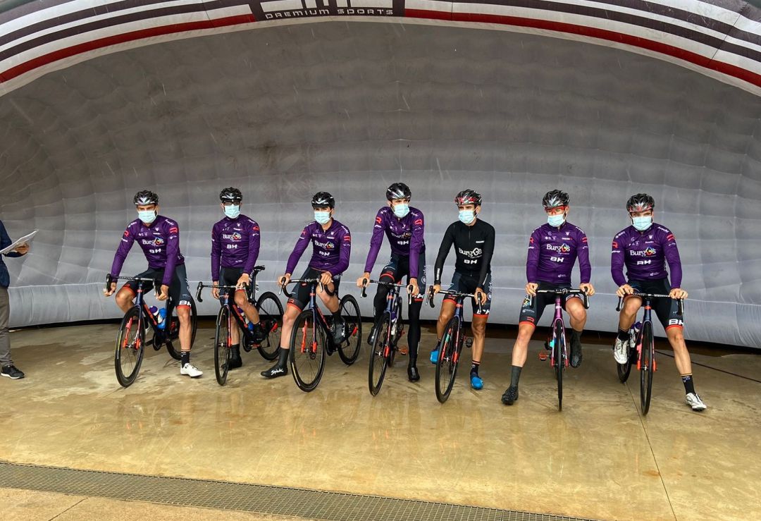 La formación del Burgos BH en Murcia, con Mario Aparicio (3º por la izquierda) La formación del Burgos BH en Murcia, con Mario Aparicio (3º por la izquierda)