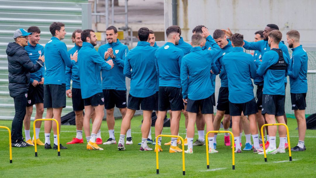Los jugadores del Athletic de Bilbao duranteun entrenamientoen Lezama Los jugadores del Athletic de Bilbao duranteun entrenamientoen Lezama