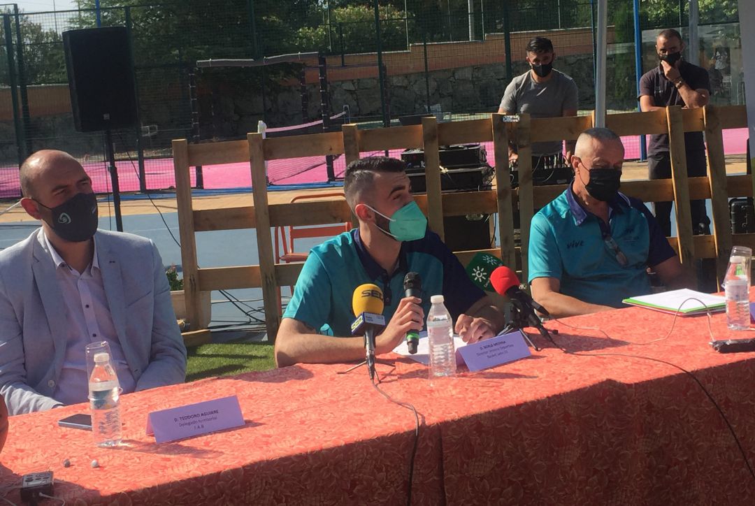 Un momento de la presentación de Basket Jaén 21. Un momento de la presentación de Basket Jaén 21.