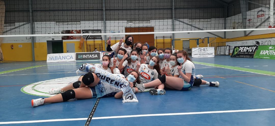 El equipo ourensano del Aceites Abril de categoría cadete, consigue el ascenso a la primera división gallega El equipo ourensano del Aceites Abril de categoría cadete, consigue el ascenso a la primera división gallega