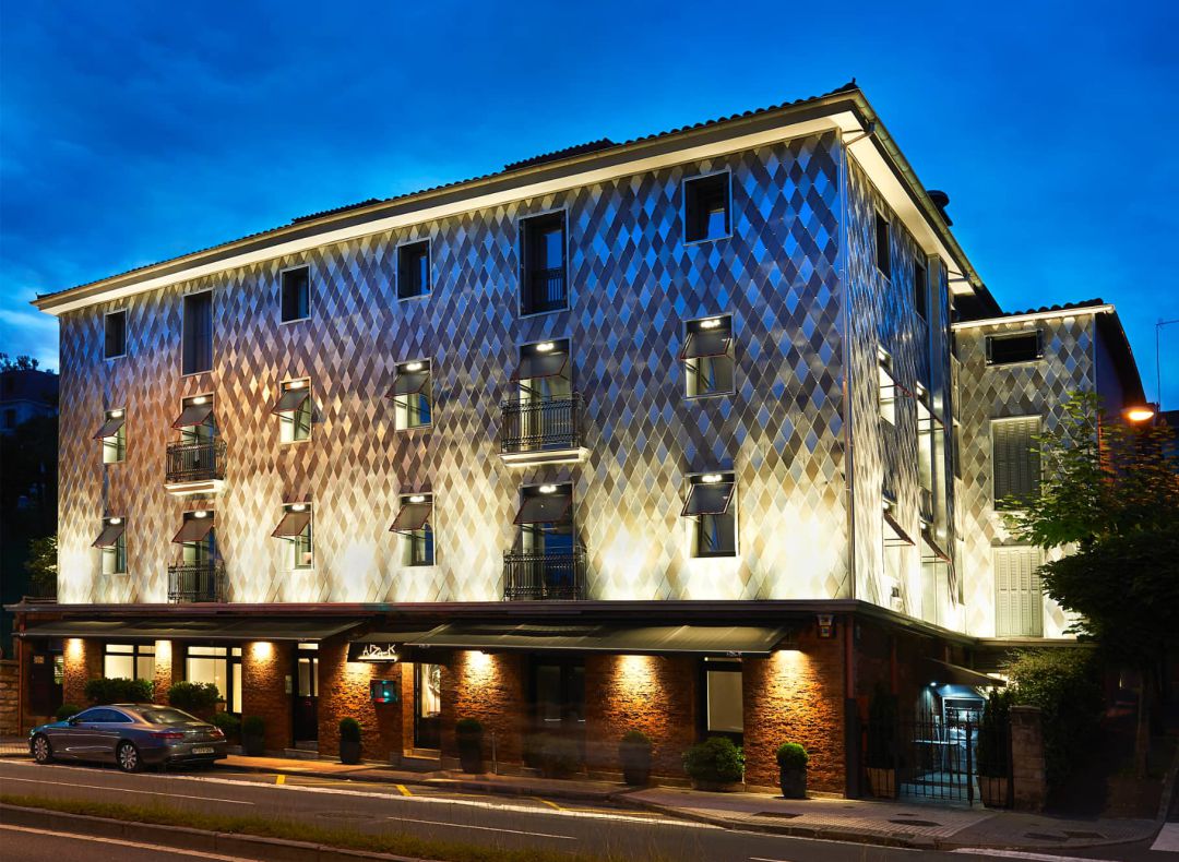 Fachada del restaurante de Juan Mari Arzak en San Sebastián Fachada del restaurante de Juan Mari Arzak en San Sebastián