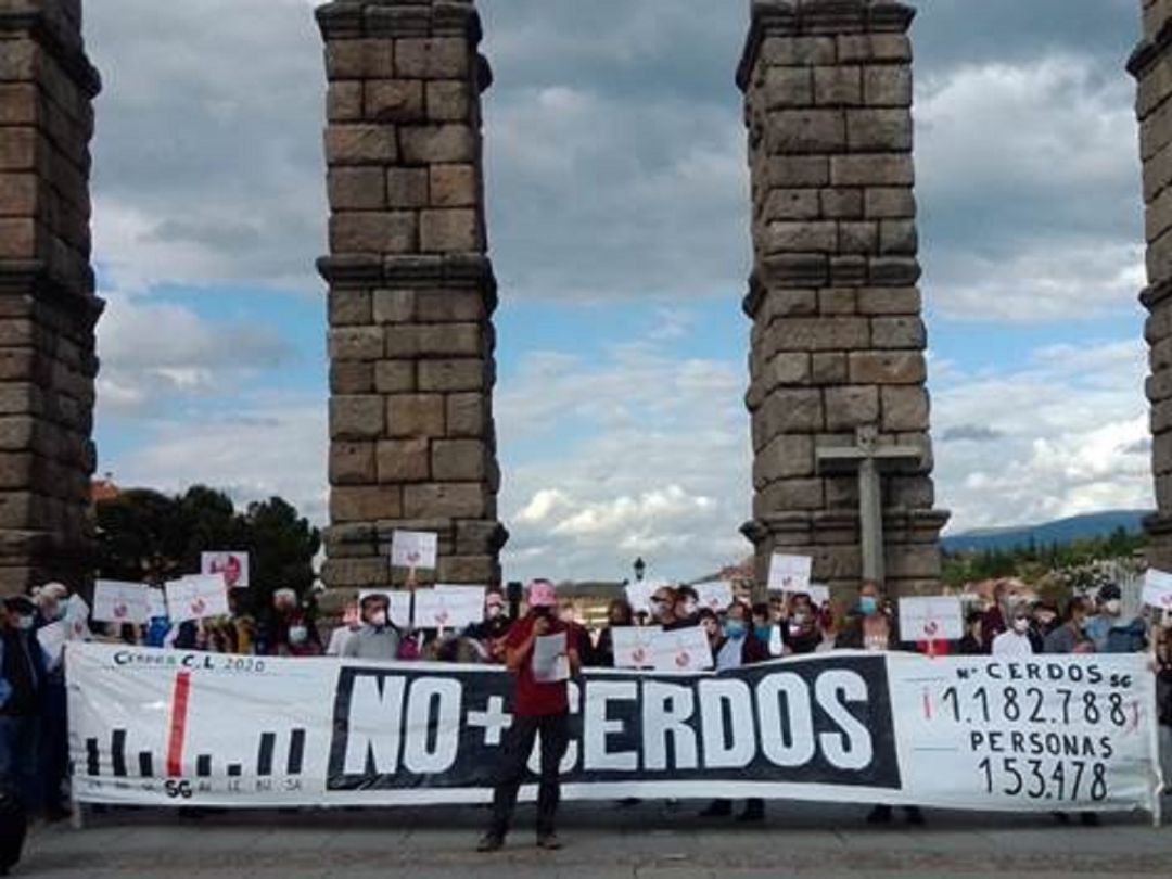 Concentración en Segovia contra las Macrogranjas Concentración en Segovia contra las Macrogranjas