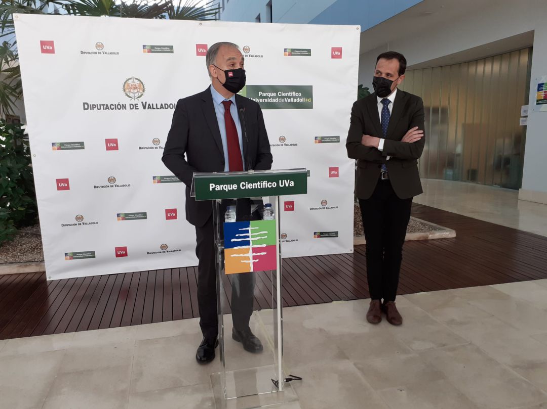 El rector de la Universidad acompañado del presidente de la Diputación El rector de la Universidad acompañado del presidente de la Diputación