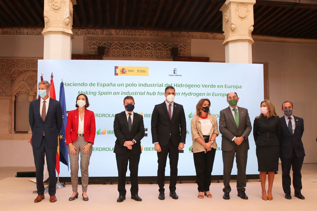 Cummins elige España para su planta de electrolizadores de 1 GW y se asocia con Iberdrola para liderar la cadena de valor del hidrógeno verde Cummins elige España para su planta de electrolizadores de 1 GW y se asocia con Iberdrola para liderar la cadena de valor del hidrógeno verde