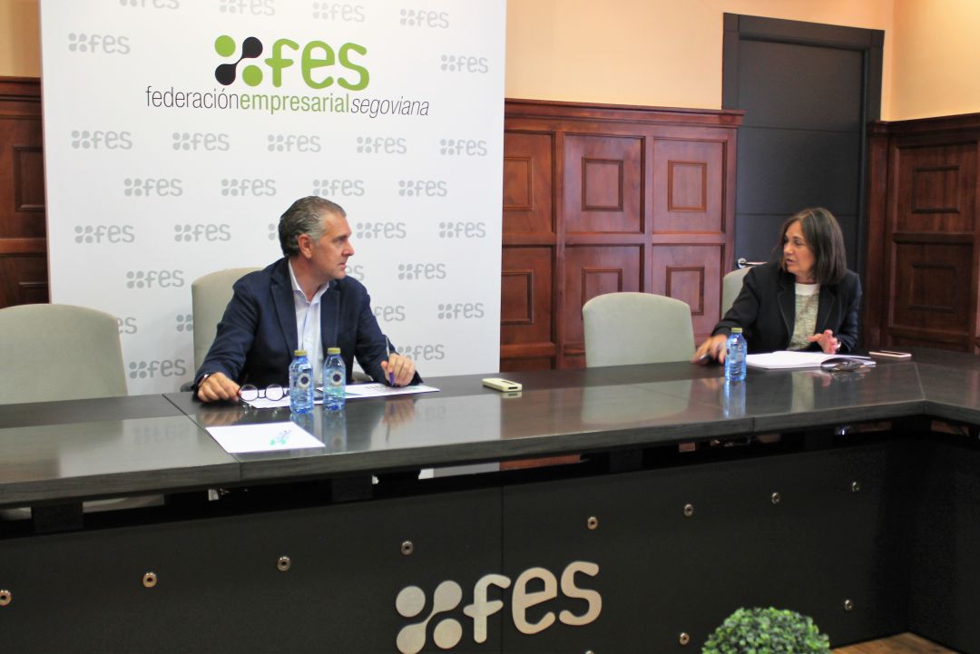 Andrés Ortega, presidente, y Beatriz Escudero, gerente de FES Andrés Ortega, presidente, y Beatriz Escudero, gerente de FES