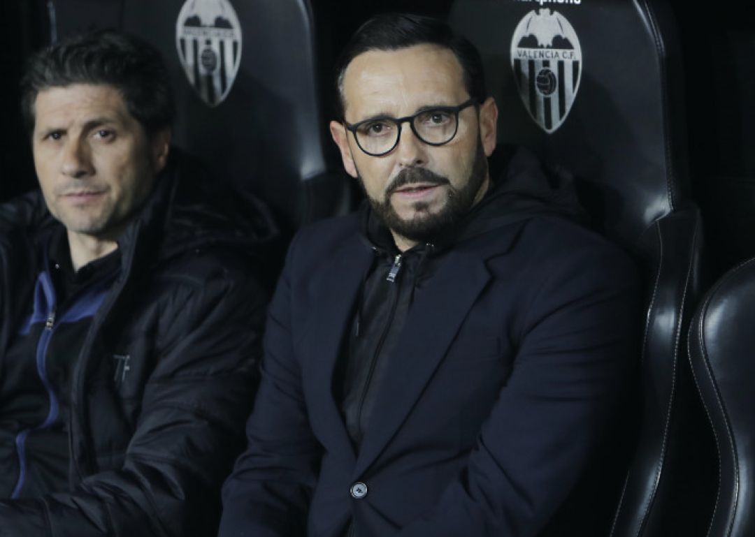 Pepe Bordalás, en el banquillo de Mestalla. Pepe Bordalás, en el banquillo de Mestalla.