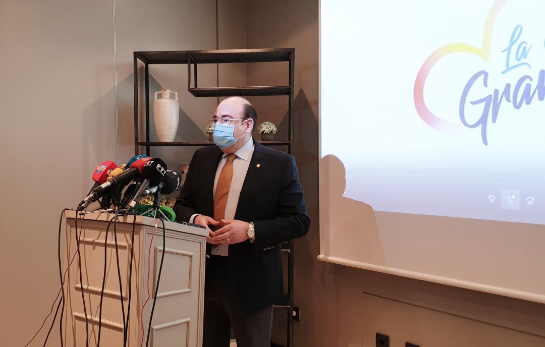 Rueda de prensa del concejal Sebastian Përez en el hotel Meliá Granada el 26 de mayo de 2021 Rueda de prensa del concejal Sebastian Përez en el hotel Meliá Granada el 26 de mayo de 2021