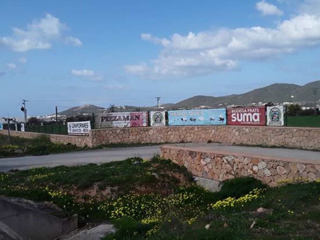 Imagen de algunas de las vallas publicitarias que se han retirado Imagen de algunas de las vallas publicitarias que se han retirado