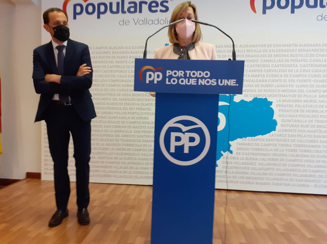 Pilar del Olmo en una rueda de prensa Pilar del Olmo en una rueda de prensa