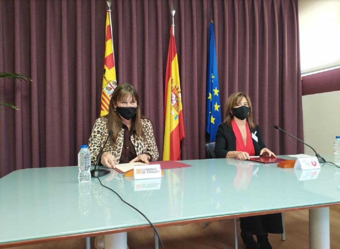 La consejera de Sanidad, Sira Repollés, y la directora del hospital San Juan de Dios, Carmen Vicente La consejera de Sanidad, Sira Repollés, y la directora del hospital San Juan de Dios, Carmen Vicente