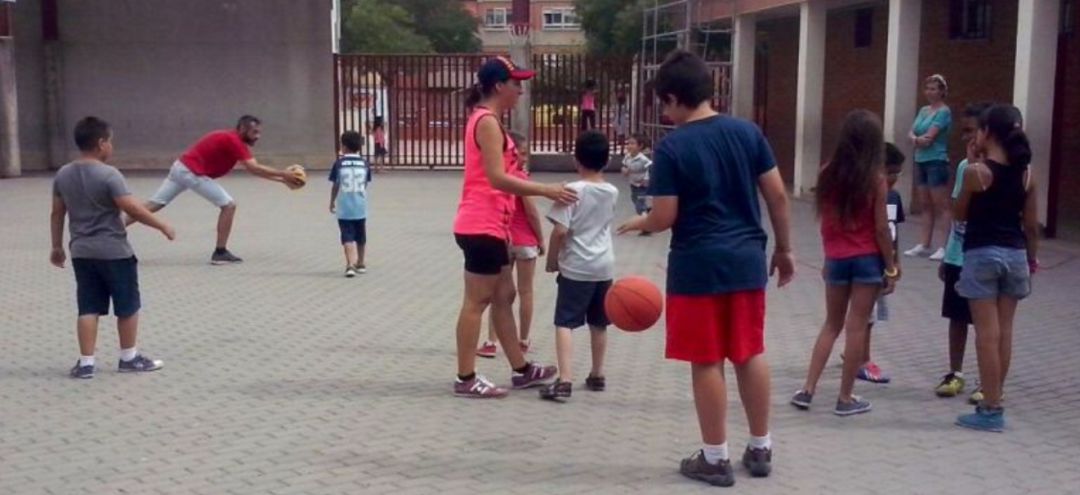 Imagen de archivo de una Escuela de Verano de hace unos años Imagen de archivo de una Escuela de Verano de hace unos años