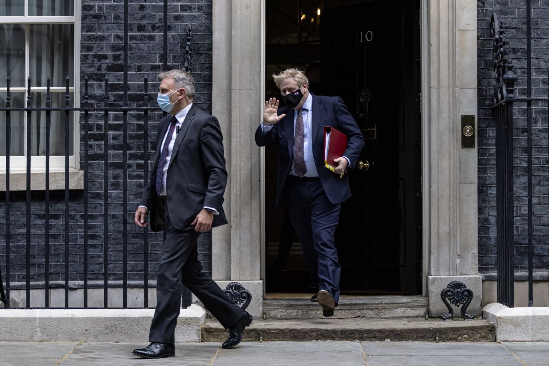 Boris Johnson, a la salida de su residencia oficial. Boris Johnson, a la salida de su residencia oficial.