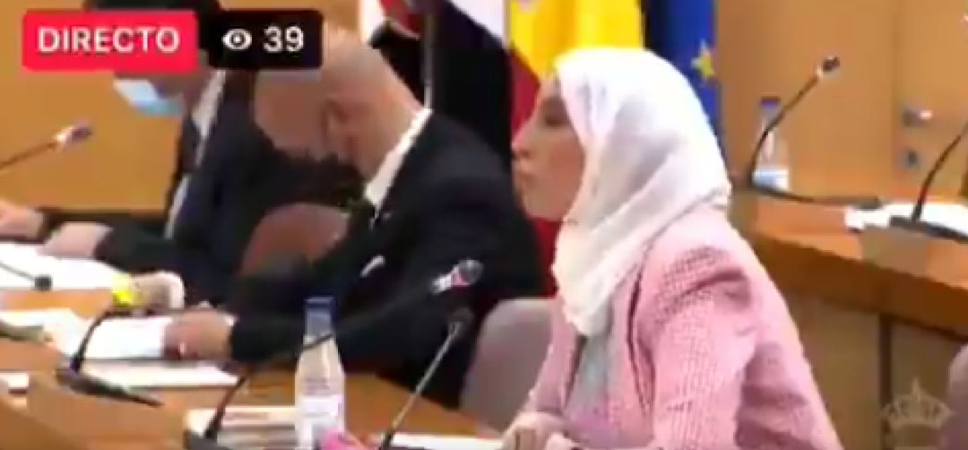 Momento de la intervención de Fátima H. Hossain. Momento de la intervención de Fátima H. Hossain.