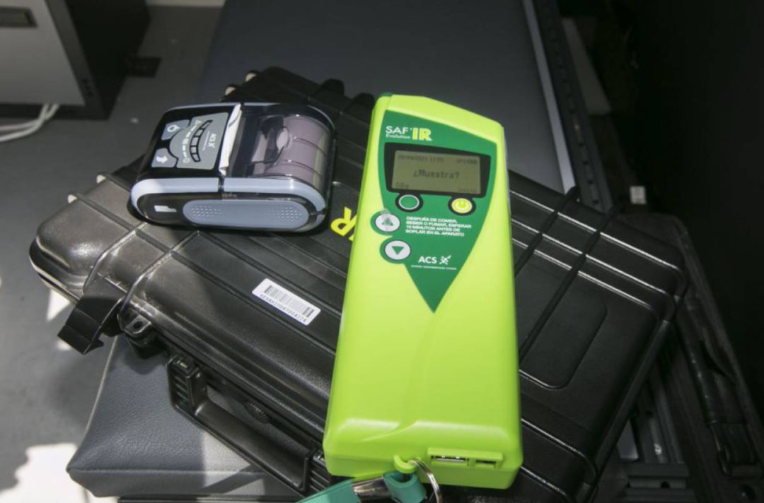 Etilómetro: un alcoholímetro modernizado para medir la tasa de alcoholemia en los conductores de l'Alcora Etilómetro: un alcoholímetro modernizado para medir la tasa de alcoholemia en los conductores de l'Alcora