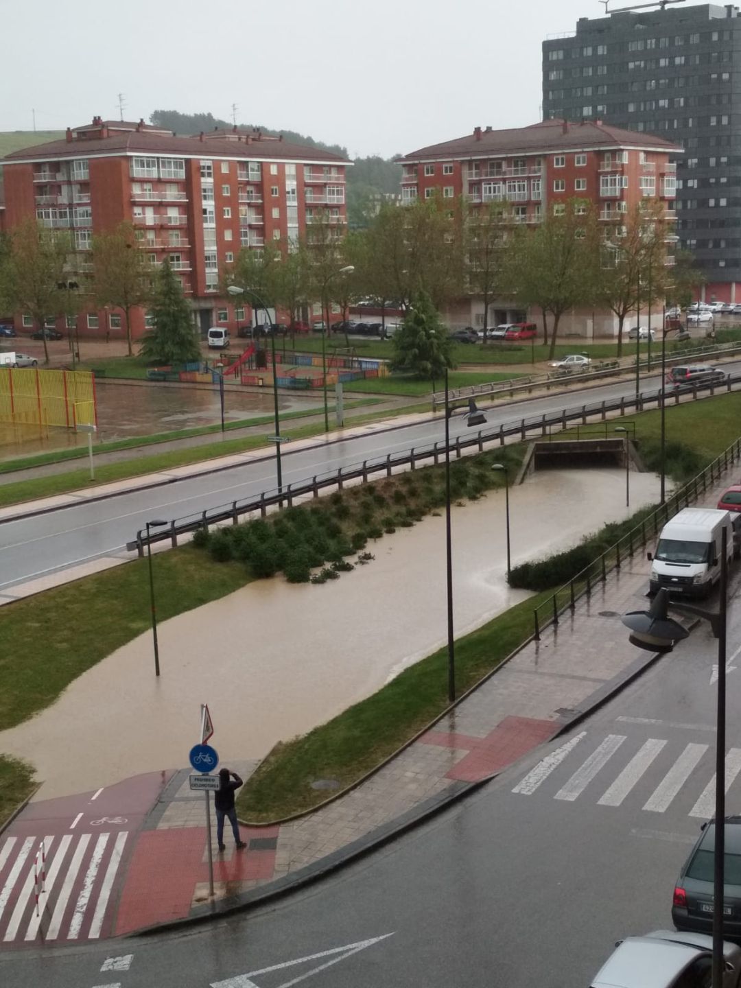 Inundación tras las lluvias en Parque Europa Inundación tras las lluvias en Parque Europa